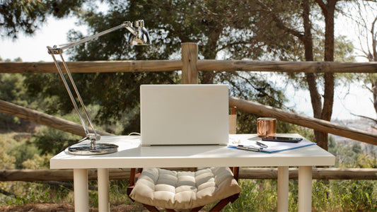 Working station set-up in nature for digital nomad